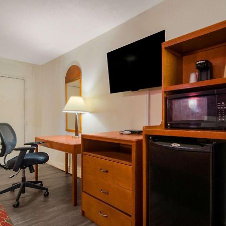 Econo Lodge Goldsboro Hwy 70 Kültér fotó