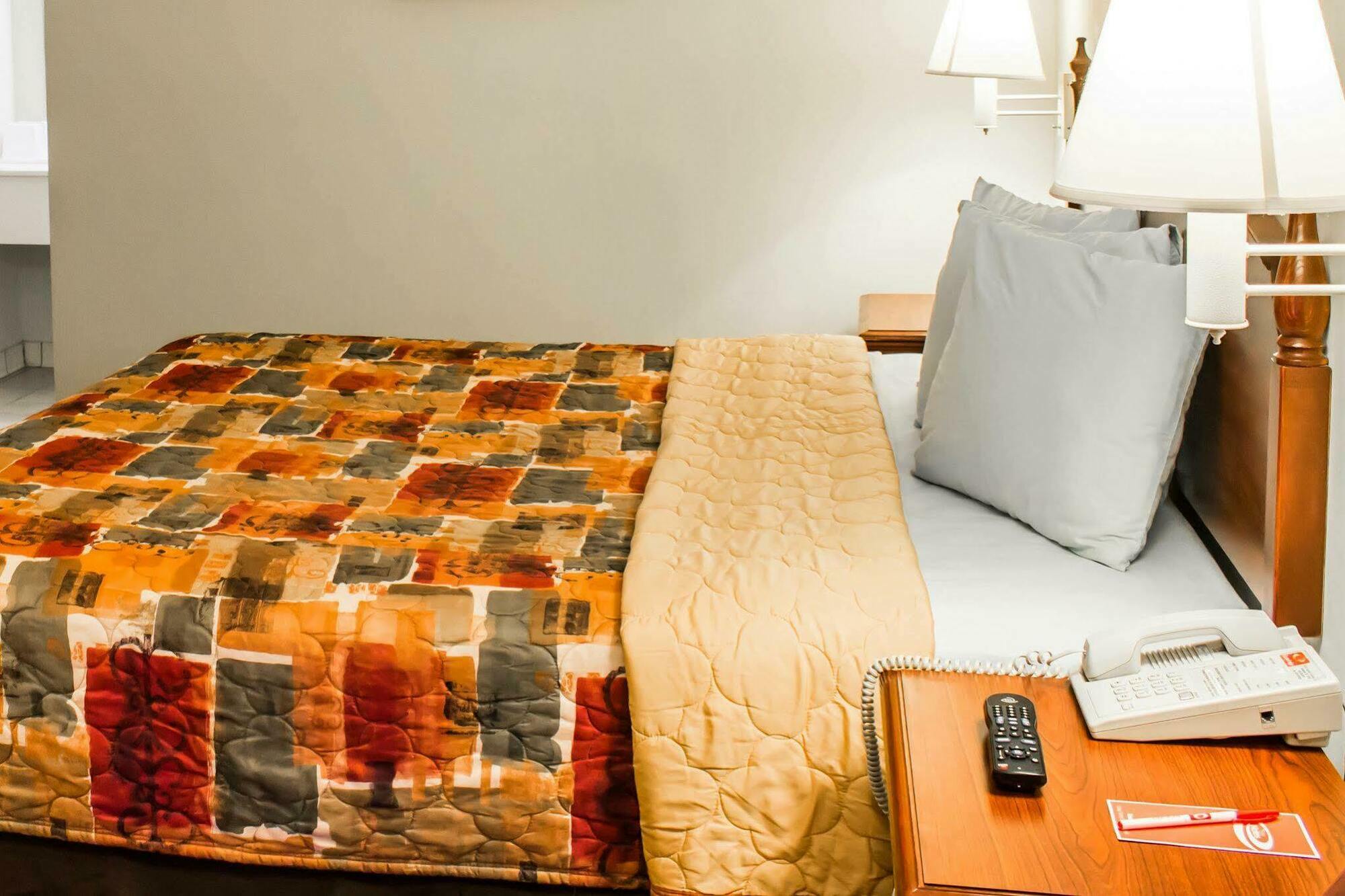 Econo Lodge Goldsboro Hwy 70 Kültér fotó